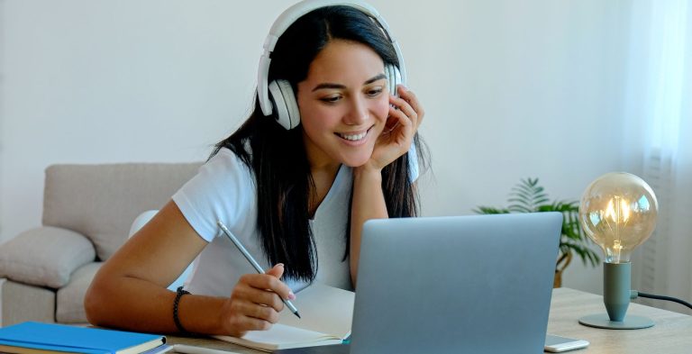 the benefits of online learning, distance learning advantages and disadvantages, benefits of remote learning, advantage online learning, remote learning advantages,